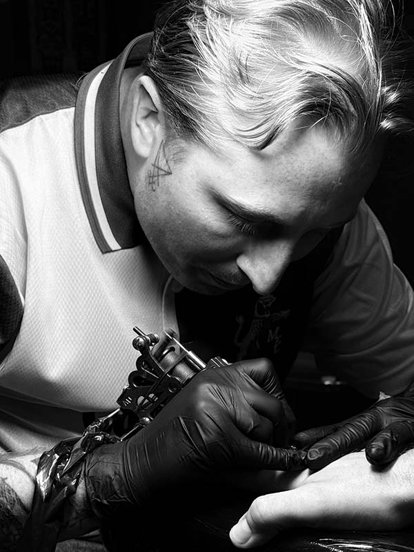 Edward Davis tattooing